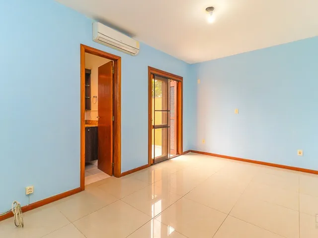 Imagem 11: CASA RESIDENCIAL em Porto Alegre - RS, Cavalhada