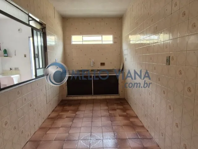 Imagem 3: Excelente casa com 140m², próximo a comércio variado, sala, varanda, 04 quartos