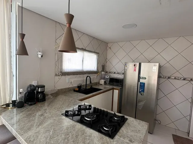 Imagem 2: Casa em Abrantes solta em rua pública