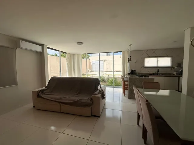 Imagem 5: Casa em Abrantes solta em rua pública