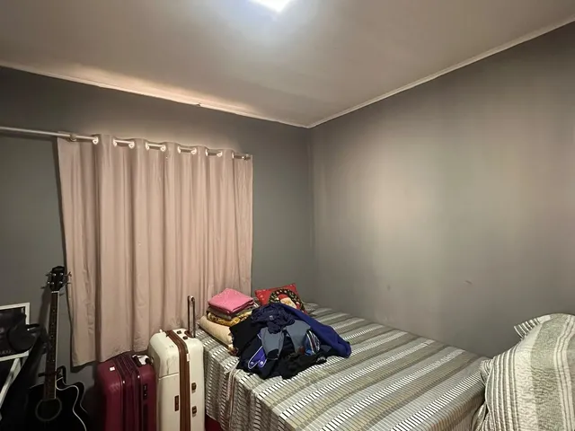 Imagem 4: Casa em Abrantes solta em rua pública