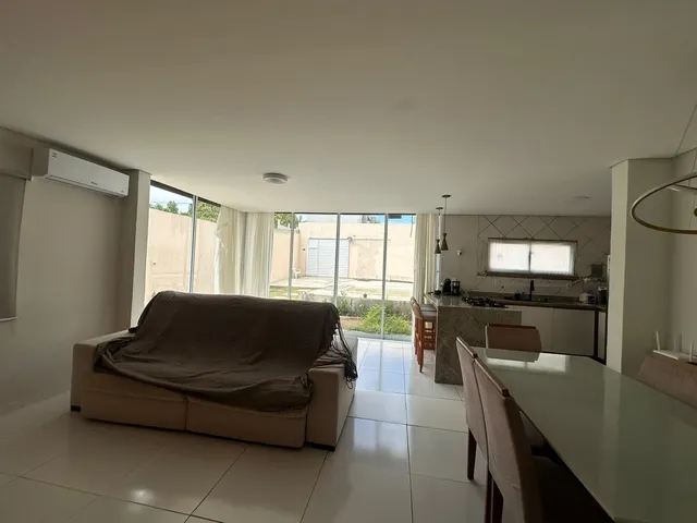 Imagem 6: Casa em Abrantes solta em rua pública