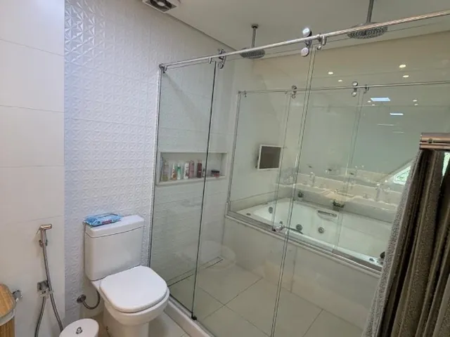 Imagem 9: Cobertura de Luxo em Nogueira, Petrópolis-RJ: 4 Quartos, 3 Suítes, 2 Salas, 4