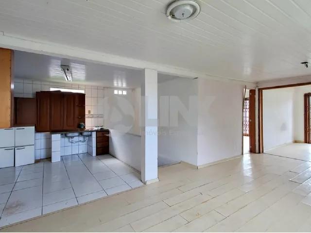 Imagem 2: Casa à venda em Porto Alegre-RS, bairro Glória: 4 quartos, 1 suíte, 2 salas, 3