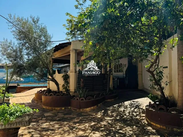 Imagem 7: Casa com 5 quartos sendo 3 suites e 2 salas amplas