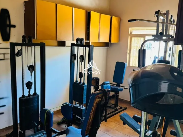 Imagem 5: Casa com 5 quartos sendo 3 suites e 2 salas amplas