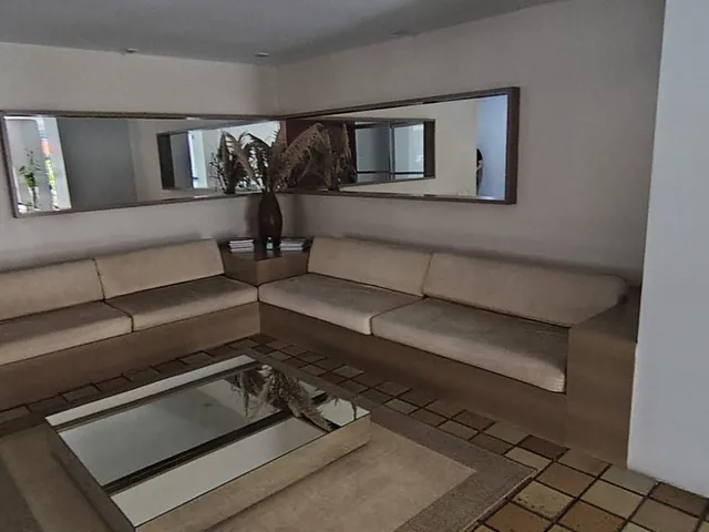 Imagem 3: Apartamento à venda, 3/4 sendo 1 suíte, DCE, 2 vagas de garagem e 50m do mar