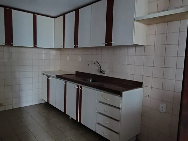 Imagem 10: Apartamento à venda, 3/4 sendo 1 suíte, DCE, 2 vagas de garagem e 50m do mar
