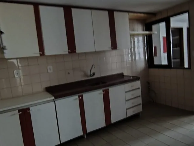 Imagem 11: Apartamento à venda, 3/4 sendo 1 suíte, DCE, 2 vagas de garagem e 50m do mar