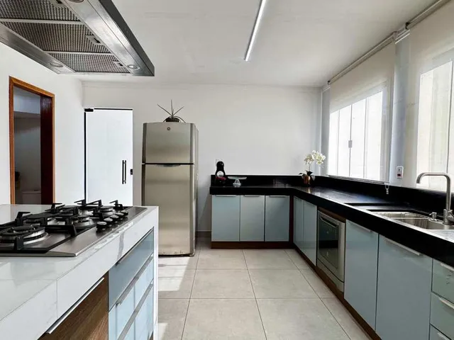 Imagem 11: Casa de 3 quartos, com suíte, closet, varanda e quintal com mais de 100m²