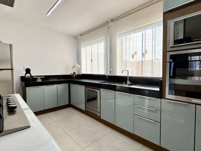 Imagem 12: Casa de 3 quartos, com suíte, closet, varanda e quintal com mais de 100m²