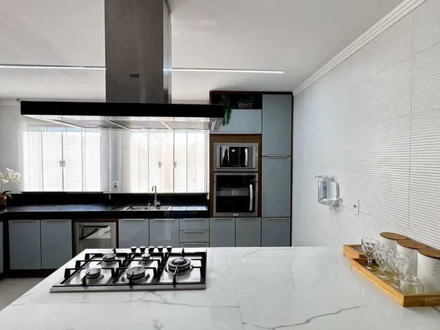 Imagem 14: Casa de 3 quartos, com suíte, closet, varanda e quintal com mais de 100m²