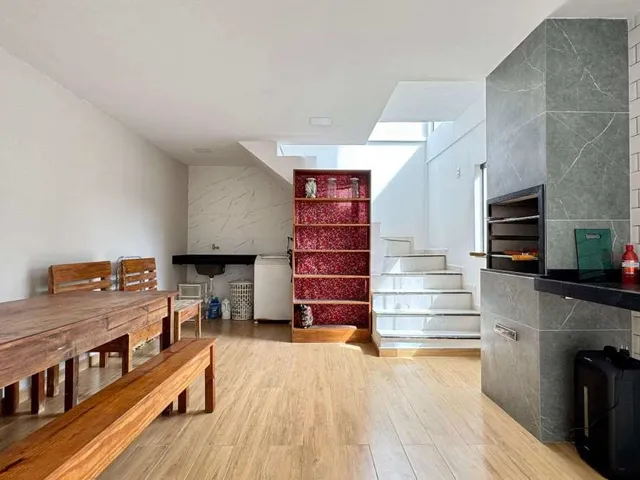 Imagem 3: Casa de 3 quartos, com suíte, closet, varanda e quintal com mais de 100m²