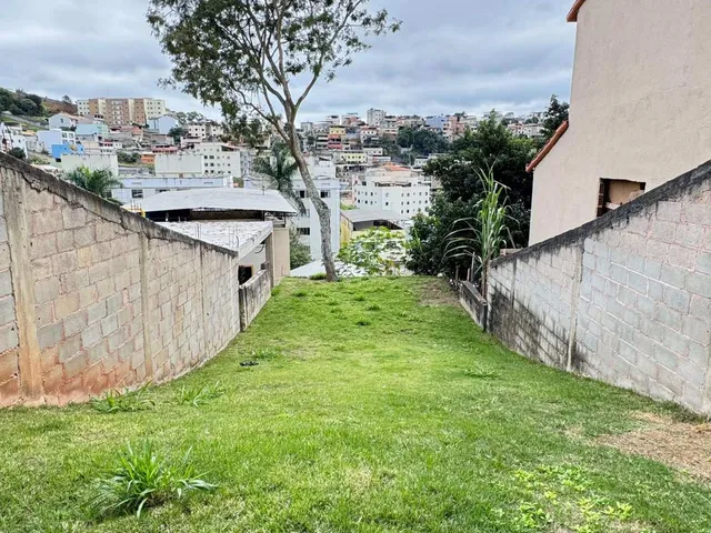 Imagem 2: Casa de 3 quartos, com suíte, closet, varanda e quintal com mais de 100m²