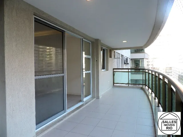 Imagem: O apartamento possui 4 Dormitórios, 1 Suíte, 4 Banheiros,