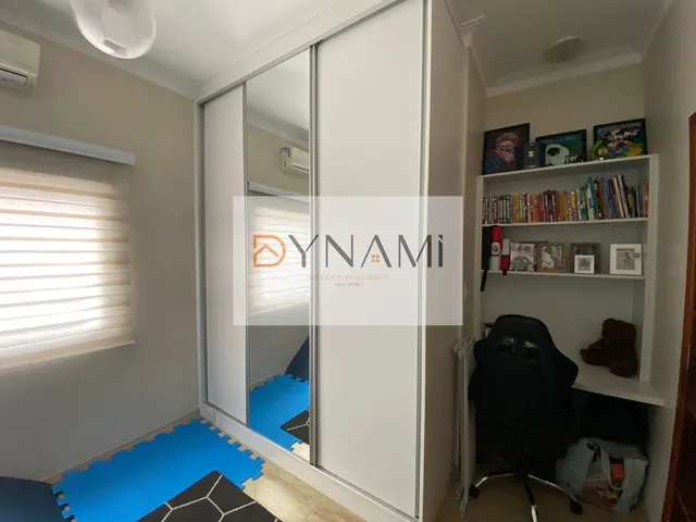 Imagem 13: Maravilhoso Sobrado de esquina com 3 suítes e Living de pé direito duplo no Condomínio