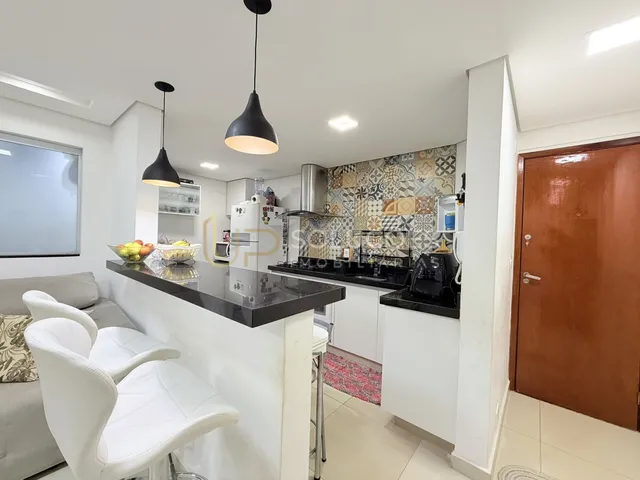 Imagem 2: Apartamento 2 Quartos, Reformado, Cozinha Planejada