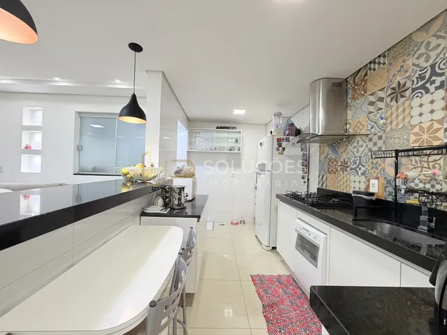 Imagem 15: Apartamento 2 Quartos, Reformado, Cozinha Planejada