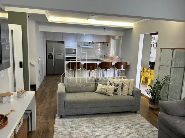 Imagem: Casa de Alto Padrão com 4 Quartos no Condomínio