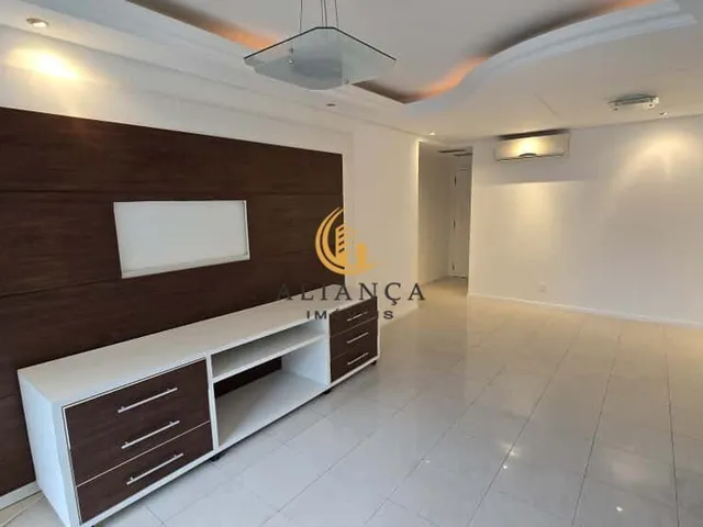 Imagem: O apartamento possui 3 Dormitórios, 1 Suíte, 2 Banheiros