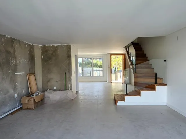 Imagem 5: Casa de luxo à venda em Garopaba-SC, no Centro: 3 suítes, 2 salas, 3.5 banheiros, 2