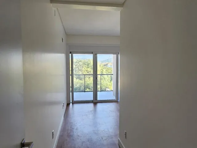 Imagem 2: Casa de luxo à venda em Garopaba-SC, no Centro: 3 suítes, 2 salas, 3.5 banheiros, 2