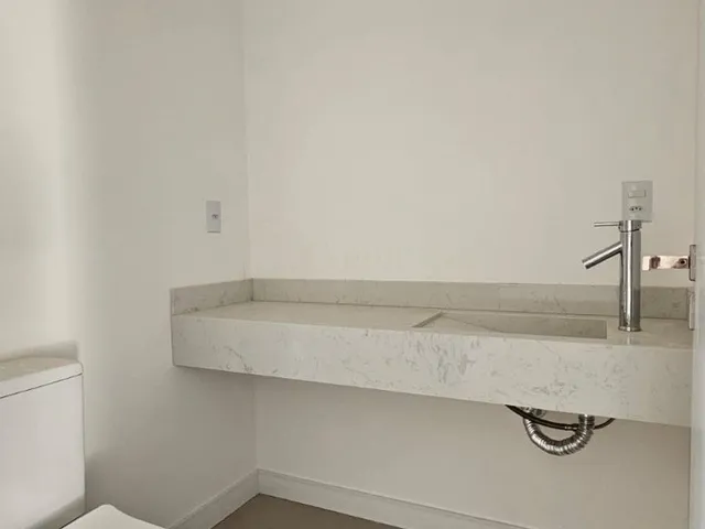 Imagem 8: Casa de luxo à venda em Garopaba-SC, no Centro: 3 suítes, 2 salas, 3.5 banheiros, 2