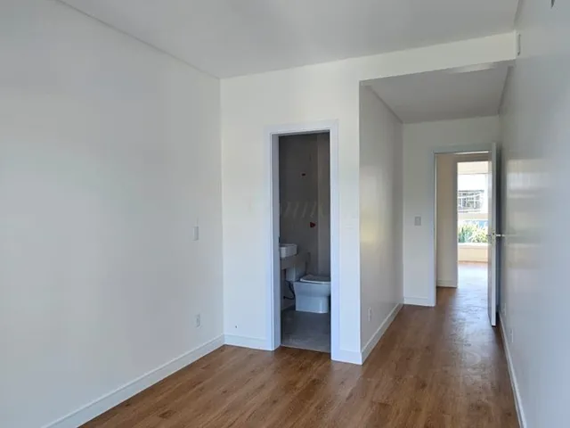 Imagem 11: Casa de luxo à venda em Garopaba-SC, no Centro: 3 suítes, 2 salas, 3.5 banheiros, 2