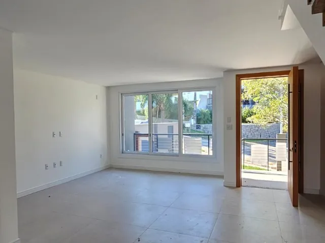 Imagem 6: Casa de luxo à venda em Garopaba-SC, no Centro: 3 suítes, 2 salas, 3.5 banheiros, 2