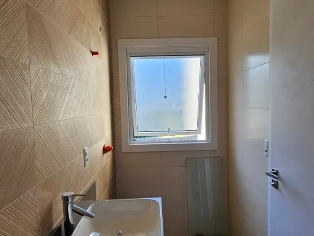 Imagem 4: Casa de luxo à venda em Garopaba-SC, no Centro: 3 suítes, 2 salas, 3.5 banheiros, 2