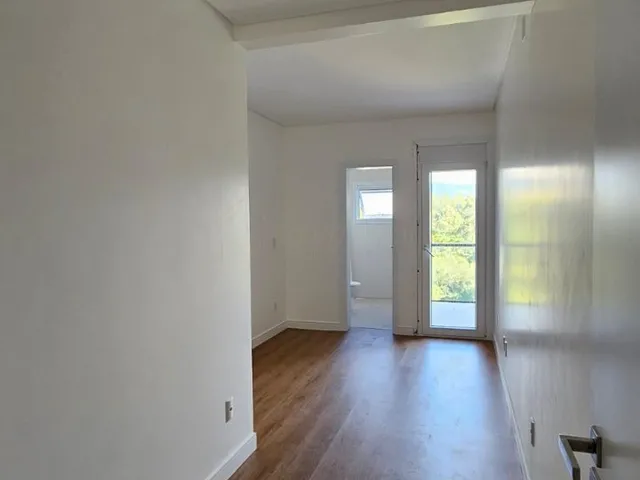 Imagem 7: Casa de luxo à venda em Garopaba-SC, no Centro: 3 suítes, 2 salas, 3.5 banheiros, 2