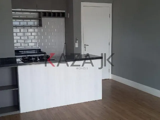 Imagem: O apartamento possui 2 Dormitórios, 1 Suíte, 2 Banheiros,