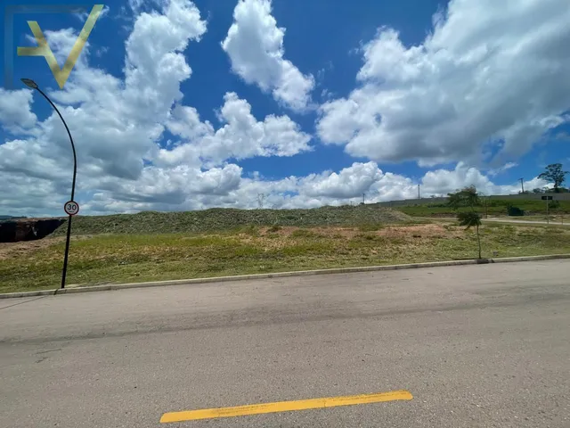 Imagem: Terreno 420M² com Aclive no Fundo À Venda
