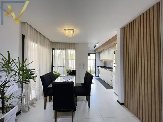 Imagem: A casa possui 2 Dormitórios, 2 Suítes, 3 Banheiros, 2