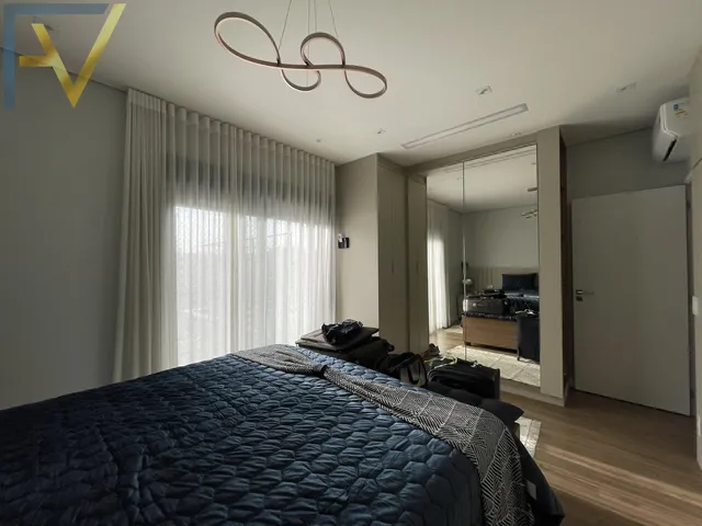 Imagem 5: Casa de 255m², 4 suítes à venda Condomínio Brisas - Jd. Samambaia...