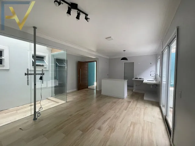 Imagem: Casa Térrea com Edícula À Venda no Bairro