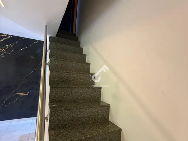 Imagem 10: ESTRADA DO COCO, Abrantes. Duplex composto de 2 quartos superiores sendo 1 suíte e 1