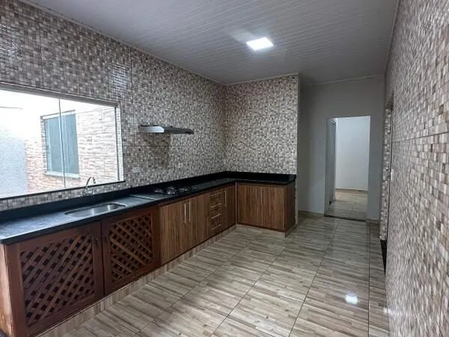 Imagem 2: Casa Térrea 3 Quartos (1 Suíte) à Venda