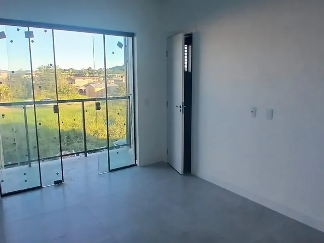 Imagem 3: Sobrado pronto para morar em Balneario Picarras Sc