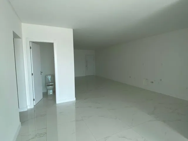 Imagem 12: Apartamento à venda no bairro Meia Praia - Itapema/SC