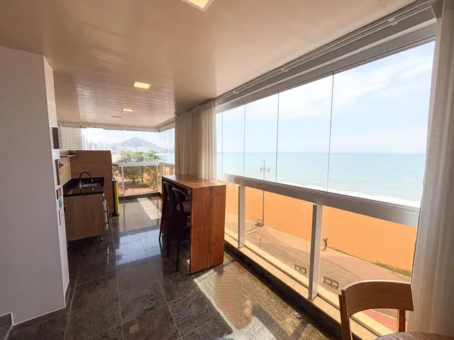 Imagem 3: Apartamento frente ao mar da Praia de Itapuã, 350m², 4 quartos, 2 suítes, 2 vagas de