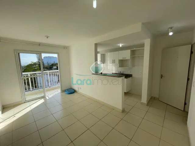 Imagem: O apartamento possui 2 Dormitórios, 1 Suíte, 2 Banheiros,