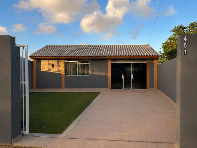 Imagem: Casa com Piscina e 3 Quartos à Venda no