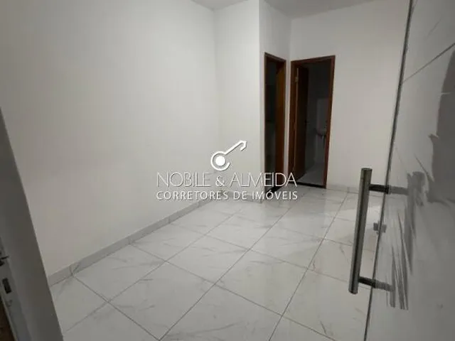Imagem: A casa possui 2 Dormitórios, 1 Banheiro, 1 Vaga na