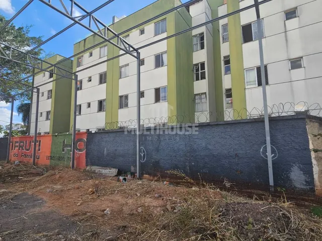 Imagem 7: Galpão Comercial com 590 m² para Locação Amplo Salão e Pé-Direito Alto