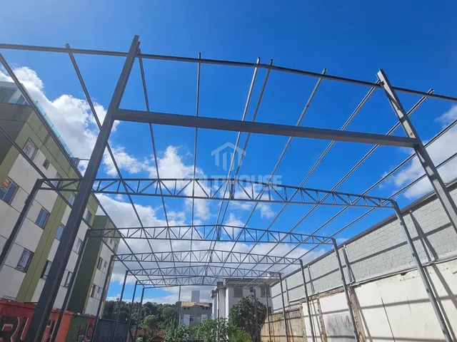 Imagem 11: Galpão Comercial com 590 m² para Locação Amplo Salão e Pé-Direito Alto