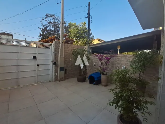 Imagem: Sobrado à venda no Embaré!