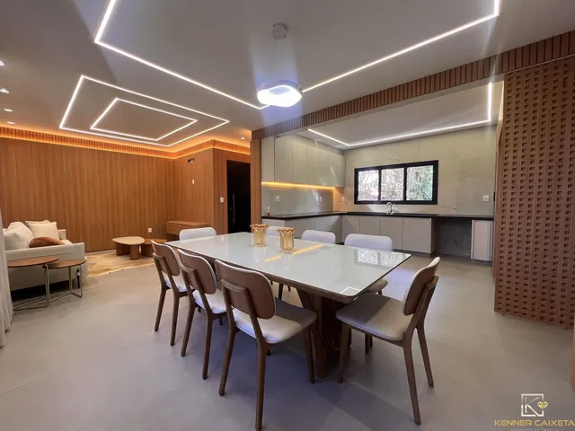 Imagem: O apartamento possui 3 Dormitórios, 3 Suítes, 2 Vagas na