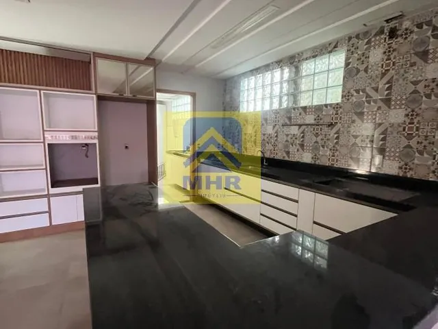 Imagem: A casa possui 3 Dormitórios, 1 Suíte, 2 Banheiros, 1 Vaga