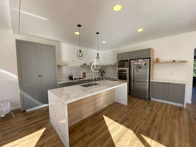 Imagem 2: Casa à venda em Piraquara, Vila Fuck, com 4 quartos, 218m²